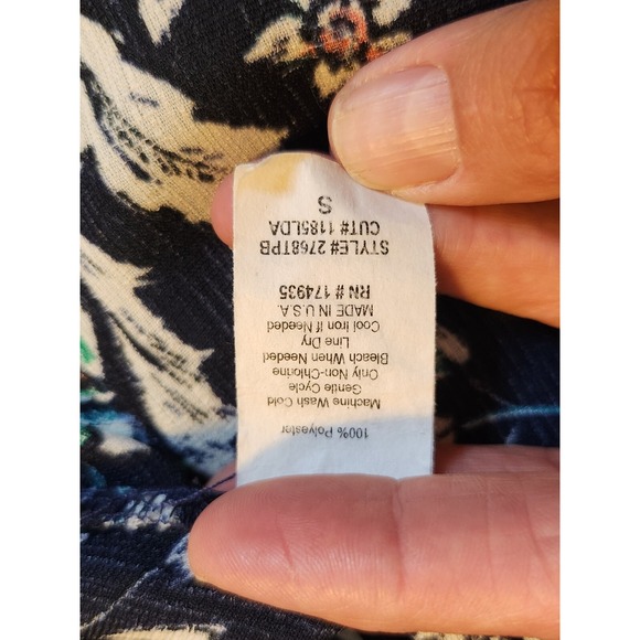 Evereve Frida Floral Size Small Navy Blue 3/4 Bell‎ Sleeve Top Cottagecore Boho - Picture 4 of 6